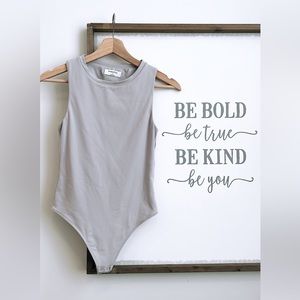 Babaton Contouring 90s bodysuit S